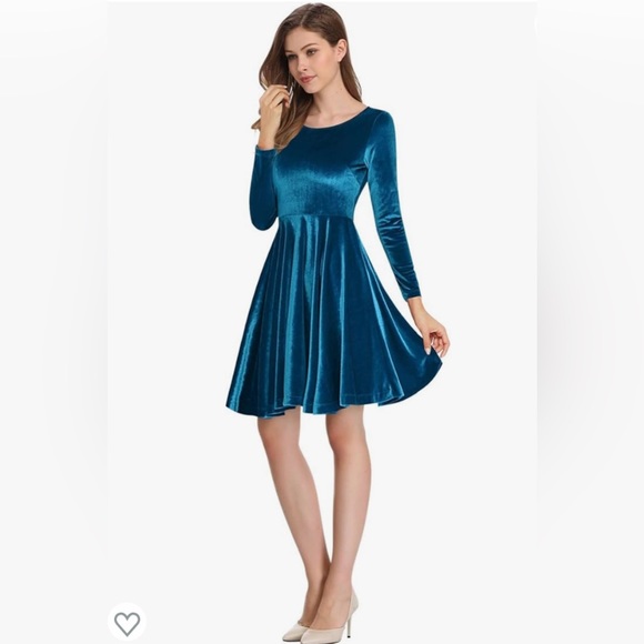 Dresses & Skirts - Long sleeve icy blue velvet dress
